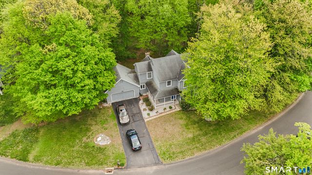 10 Quail Run, Bloomfield, CT 06002