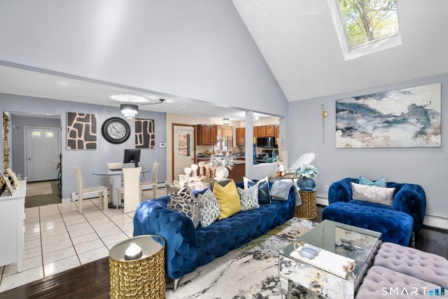 10 Quail Run, Bloomfield, CT 06002