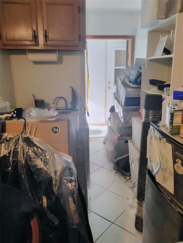 5832 Polk St, Hollywood, FL 33021