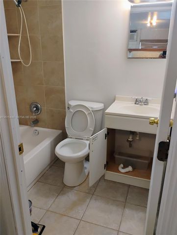 5832 Polk St, Hollywood, FL 33021