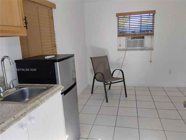 5832 Polk St, Hollywood, FL 33021