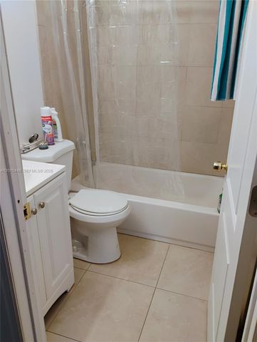 5832 Polk St, Hollywood, FL 33021
