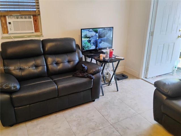 5832 Polk St, Hollywood, FL 33021