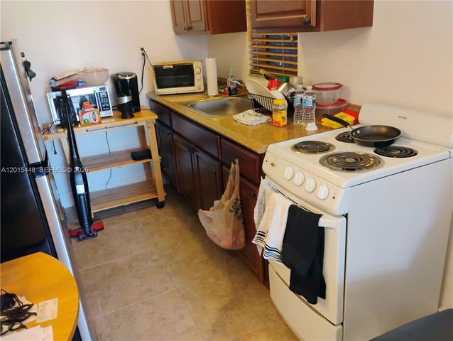 5832 Polk St, Hollywood, FL 33021
