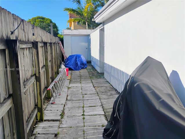 5832 Polk St, Hollywood, FL 33021