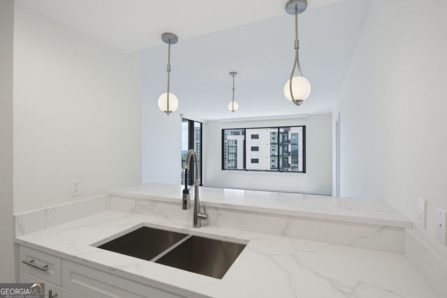 3481 Lakeside Drive NE 2706, Atlanta, GA 30326