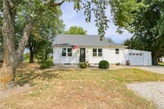 606 E 10th Street, Holden, MO 64040