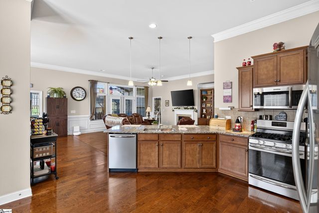 700 Ridgeville Crossing Drive, Inman, SC 29349