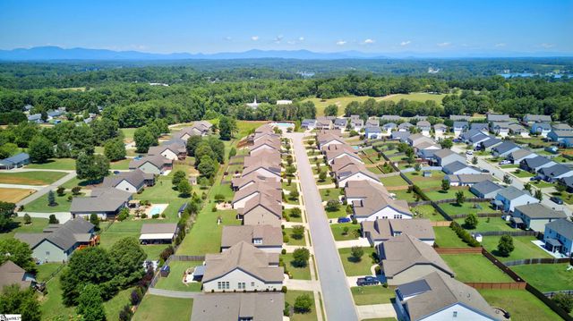 700 Ridgeville Crossing Drive, Inman, SC 29349