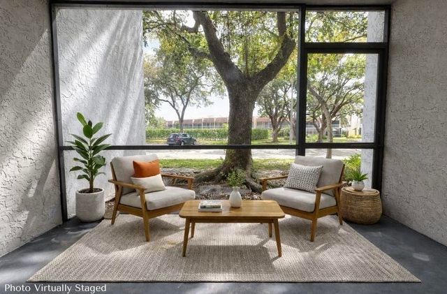 701 N Pine Island Road 105, Plantation, FL 33324