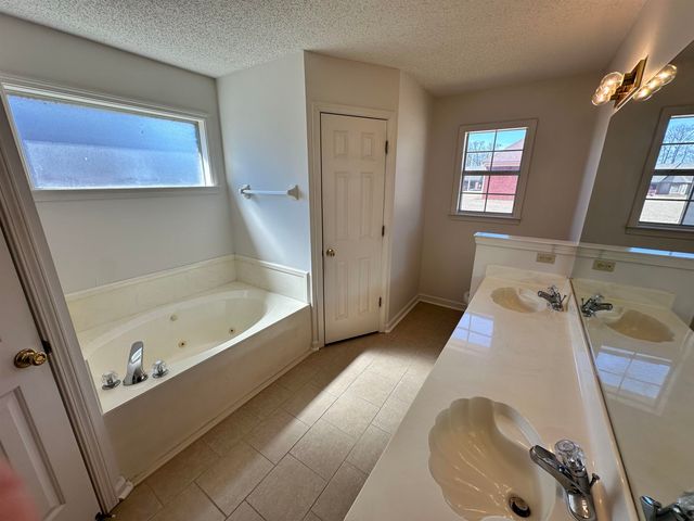 6259 DAYBREAK DR, Bartlett, TN 38135