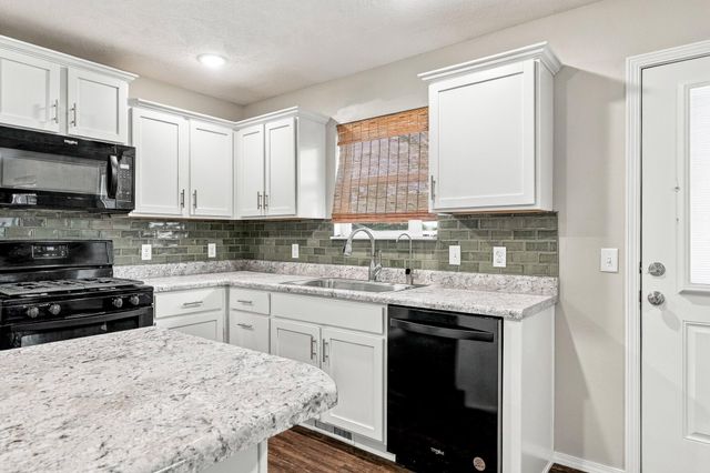 310 W Granada Street, Republic, MO 65738