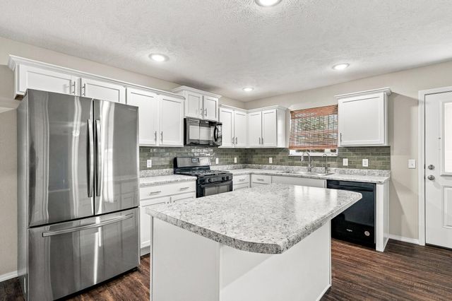 310 W Granada Street, Republic, MO 65738