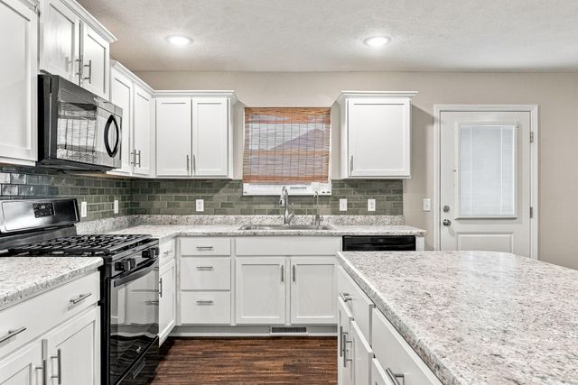 310 W Granada Street, Republic, MO 65738