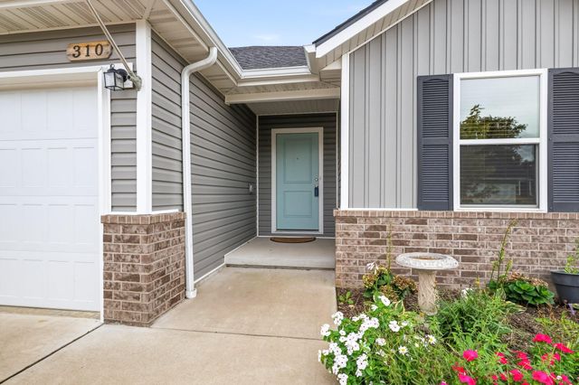 310 W Granada Street, Republic, MO 65738