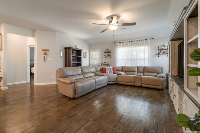 31669 far away, Bulverde, TX 78163