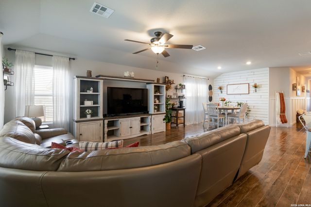 31669 far away, Bulverde, TX 78163