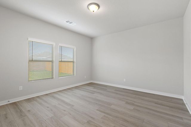 212 Lazy Lizzy RD, Jarrell, TX 76537