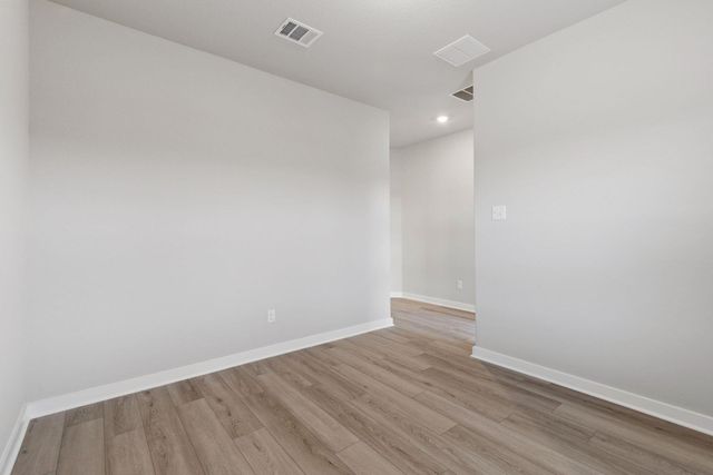 212 Lazy Lizzy RD, Jarrell, TX 76537