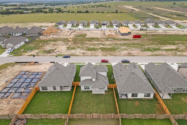 212 Lazy Lizzy RD, Jarrell, TX 76537