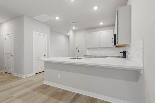212 Lazy Lizzy RD, Jarrell, TX 76537