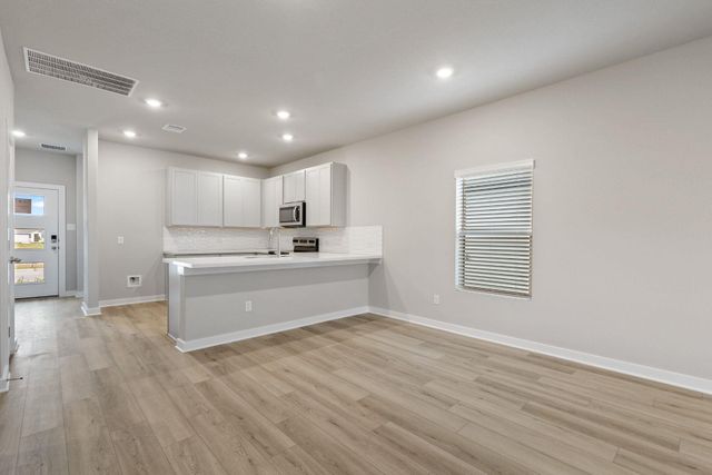 212 Lazy Lizzy RD, Jarrell, TX 76537