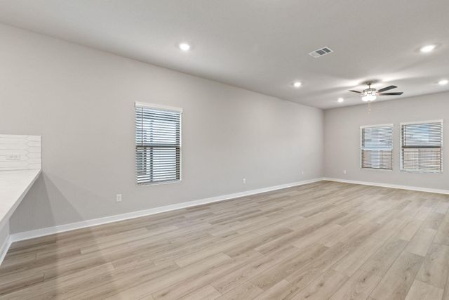 212 Lazy Lizzy RD, Jarrell, TX 76537