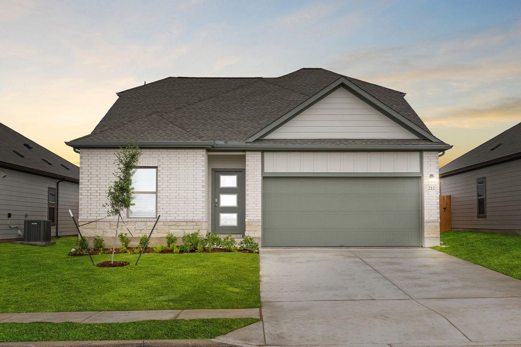 212 Lazy Lizzy RD, Jarrell, TX 76537
