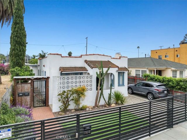 744 Flower Avenue, Venice, CA 90291