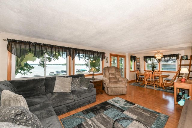 2531 Lakeshore DRIVE, Kansasville, WI 53139
