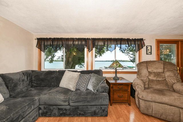 2531 Lakeshore DRIVE, Kansasville, WI 53139