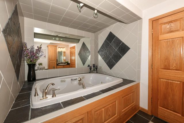 2531 Lakeshore DRIVE, Kansasville, WI 53139
