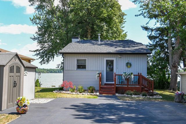 2531 Lakeshore DRIVE, Kansasville, WI 53139