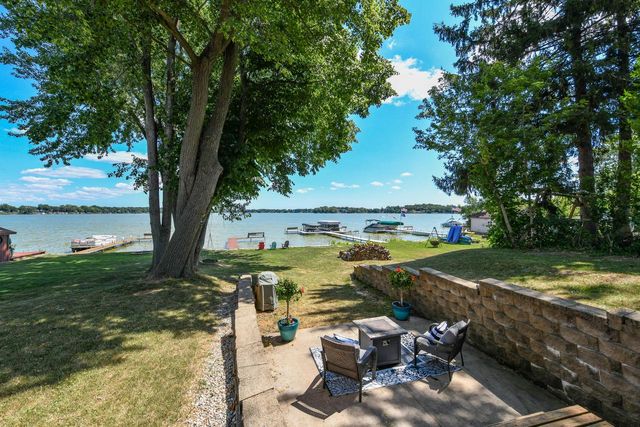 2531 Lakeshore DRIVE, Kansasville, WI 53139