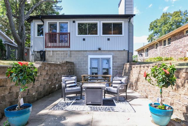 2531 Lakeshore DRIVE, Kansasville, WI 53139