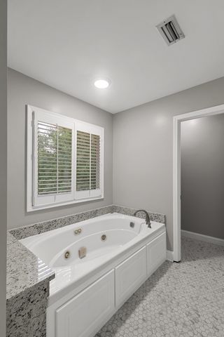 104 Sandy Springs, Dothan, AL 36303