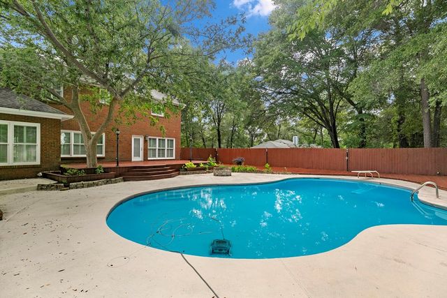 104 Sandy Springs, Dothan, AL 36303