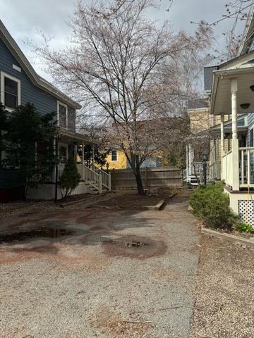 118 Sherman St 118, Cambridge, MA 02140