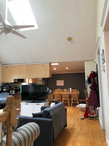 118 Sherman St 118, Cambridge, MA 02140