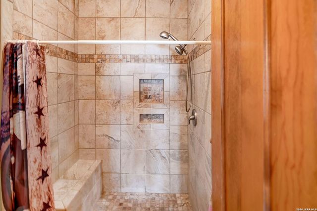 181 SETTLERS CIR, Bandera, TX 78003