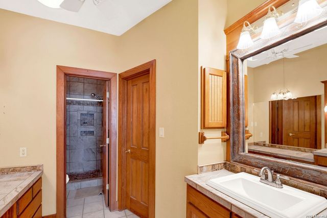 181 SETTLERS CIR, Bandera, TX 78003