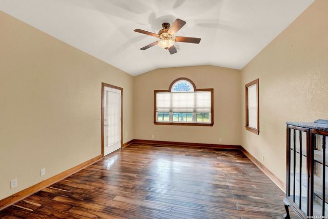 181 SETTLERS CIR, Bandera, TX 78003