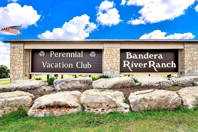 181 SETTLERS CIR, Bandera, TX 78003