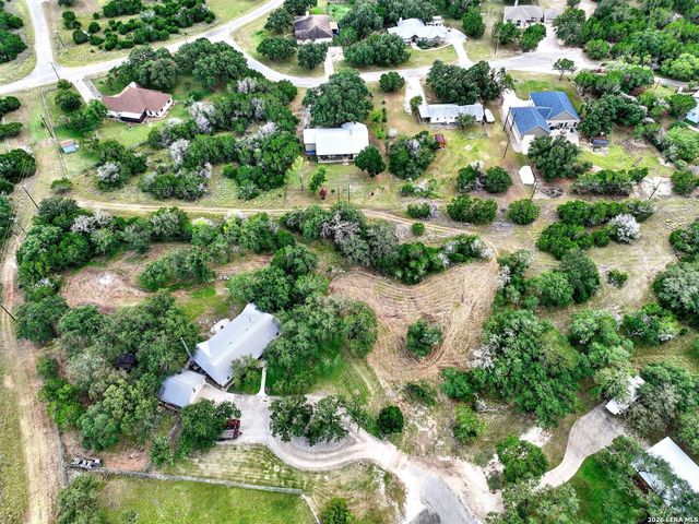 181 SETTLERS CIR, Bandera, TX 78003