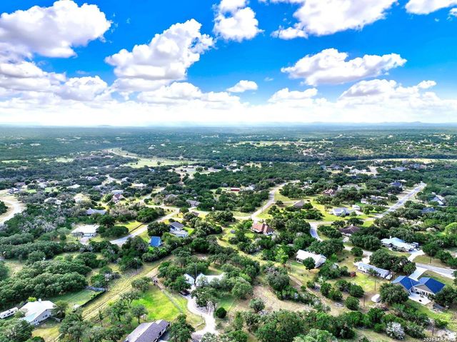 181 SETTLERS CIR, Bandera, TX 78003