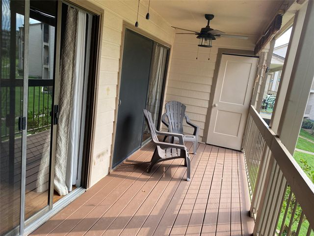 204E Lakeview Terrace, Conroe, TX 77356