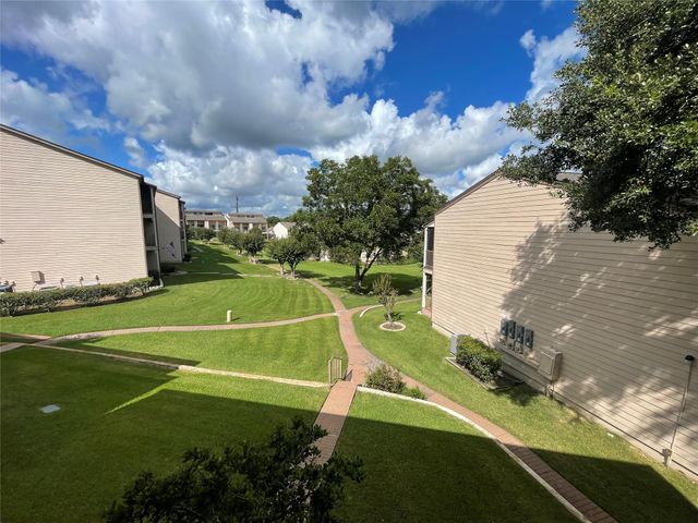 204E Lakeview Terrace, Conroe, TX 77356