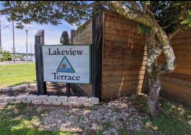 204E Lakeview Terrace, Conroe, TX 77356