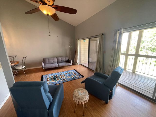 204E Lakeview Terrace, Conroe, TX 77356