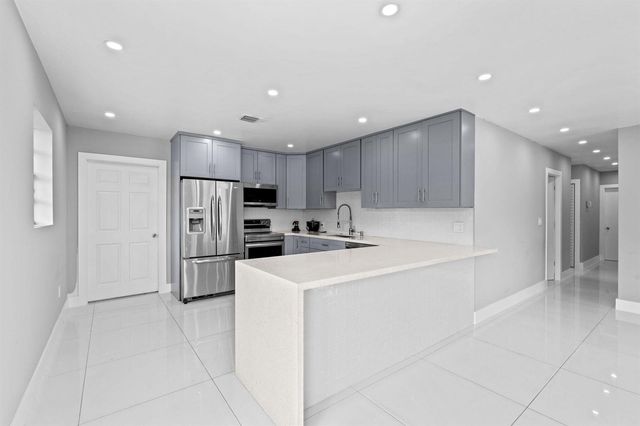 670 SW 29th Avenue, Fort Lauderdale, FL 33312